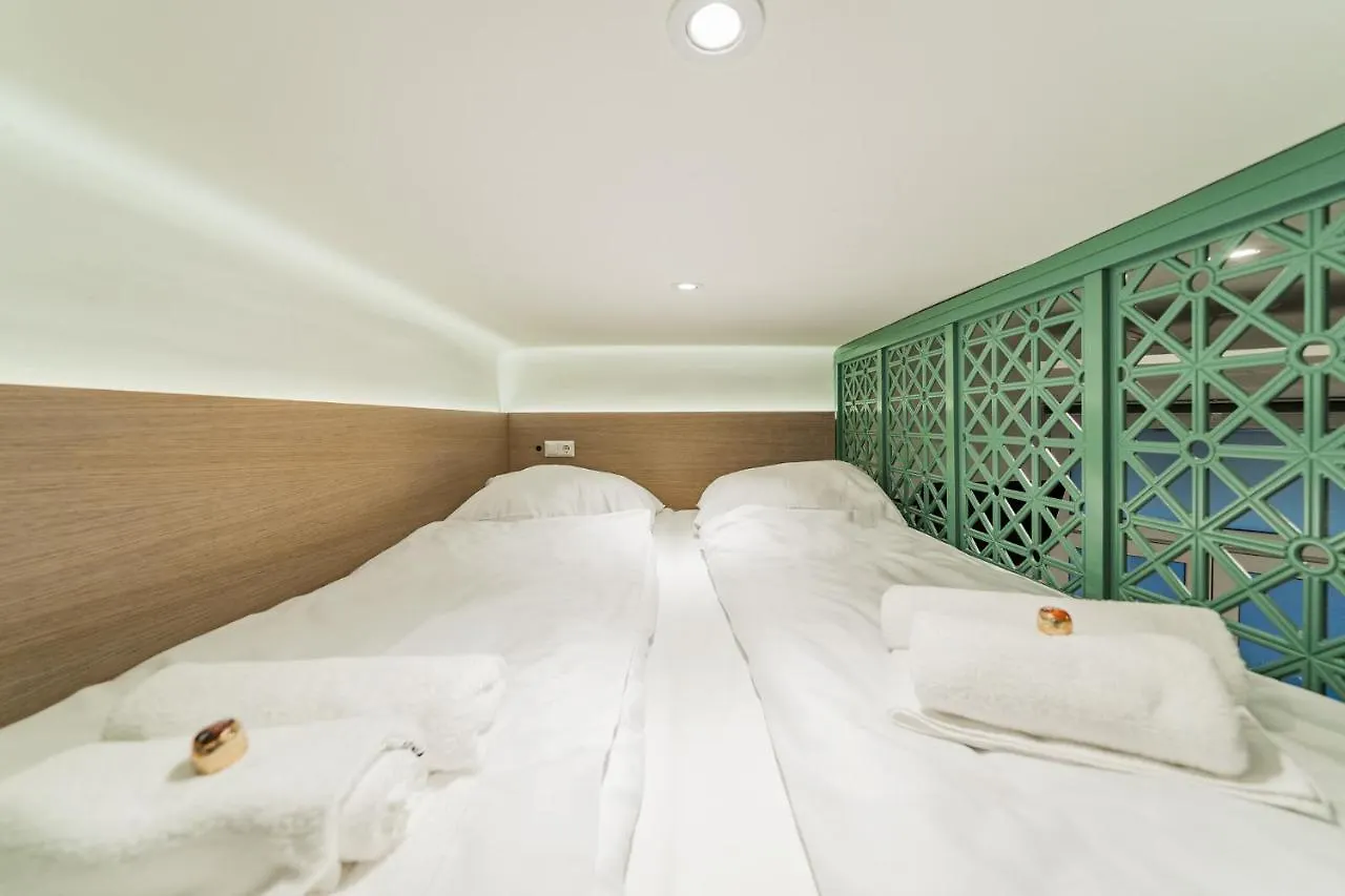 Zeus Design Mini Apartment Erlach #10 Viyana