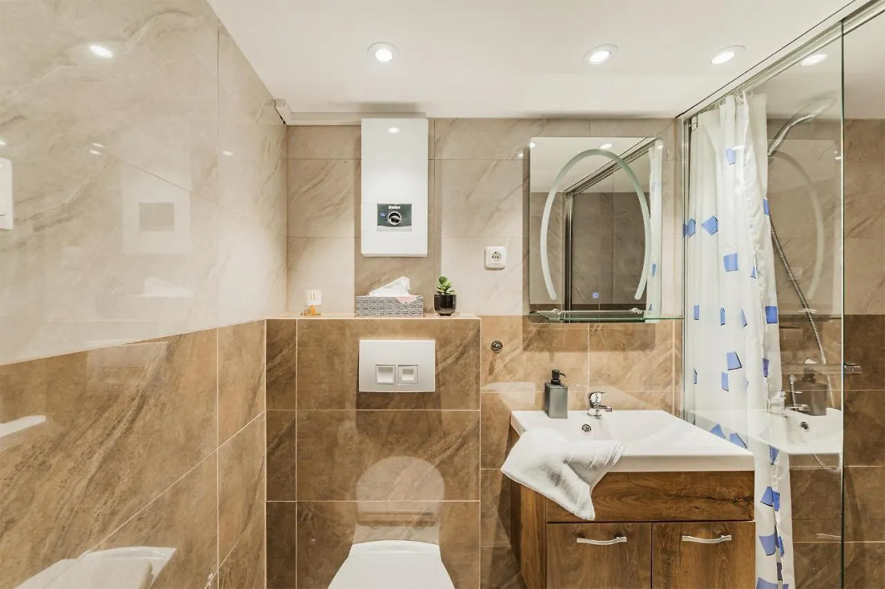 Zeus Design Mini Apartment Erlach #10 Viyana Avusturya